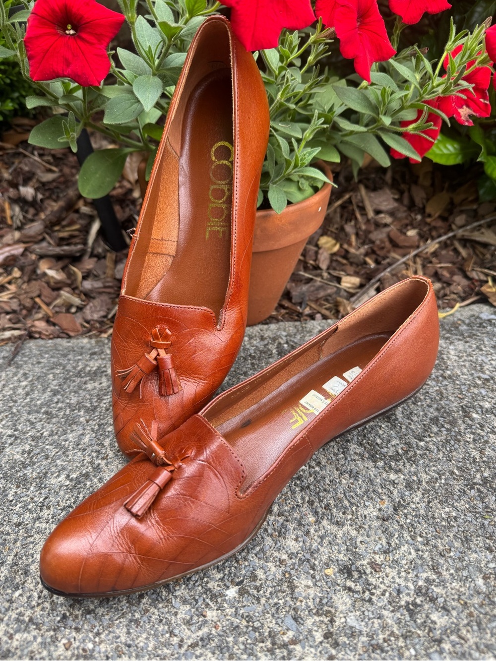 Vintage Cobbie Brown Leather Tassel Loafers 7 Narrow Neutral Cognac Classic